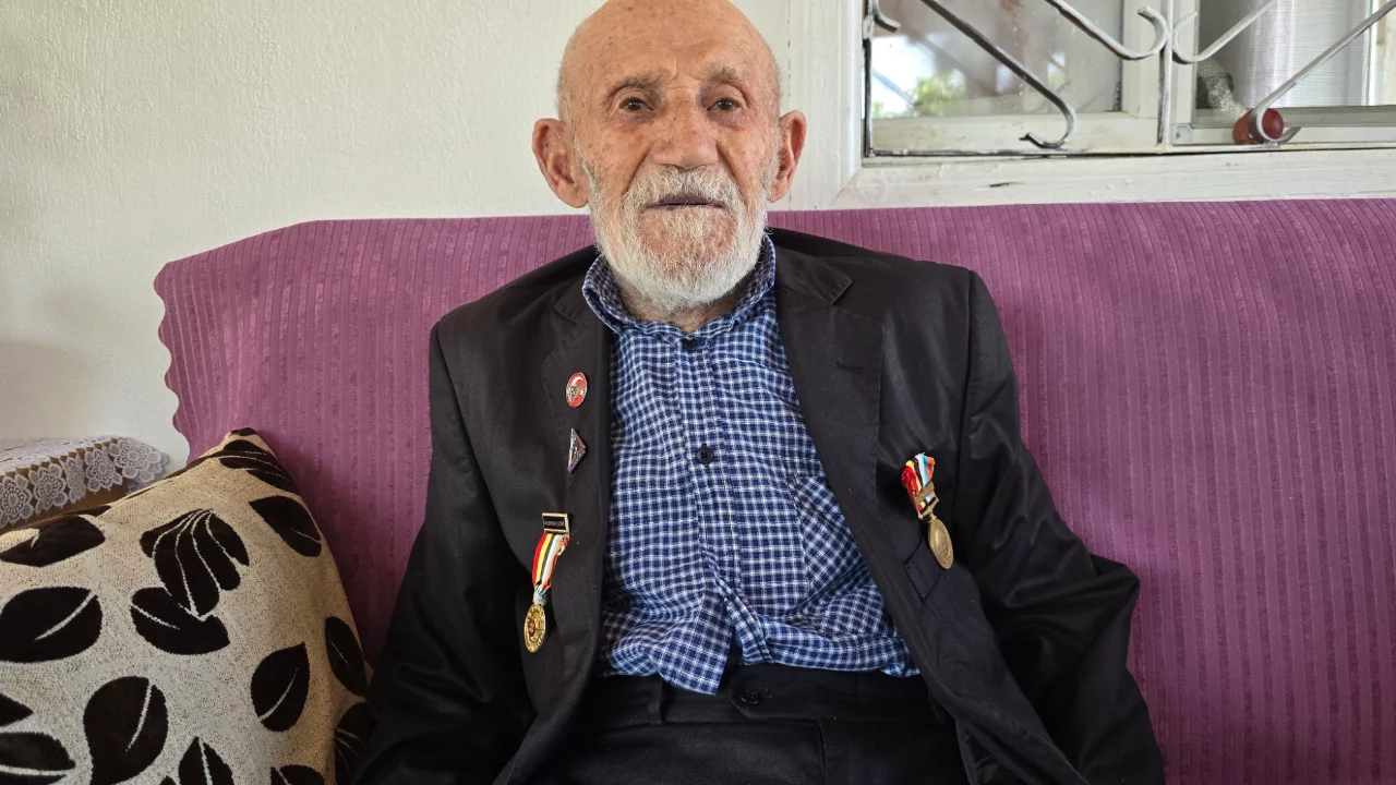 96 yaşındaki Kore Gazisi, hatıralarını gözyaşlarıyla anlattı