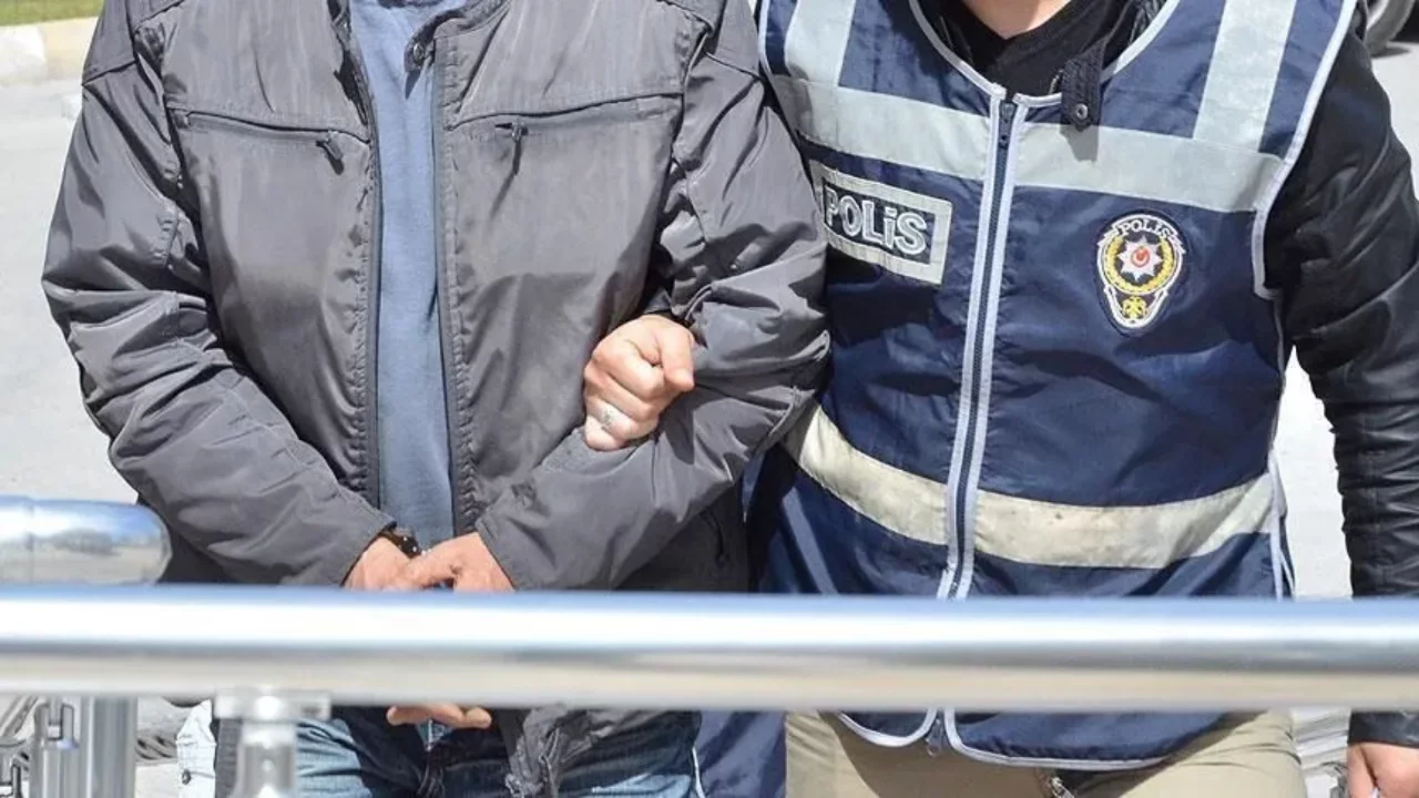 Bursa'da d&uuml;ğmeye basıldı! Su&ccedil; &ouml;rg&uuml;tlerine eleman arayışı deşifre oldu