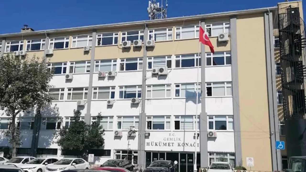 Bursa'da Gemlik H&uuml;k&uuml;met Konağı i&ccedil;in yeni yer arayışı!