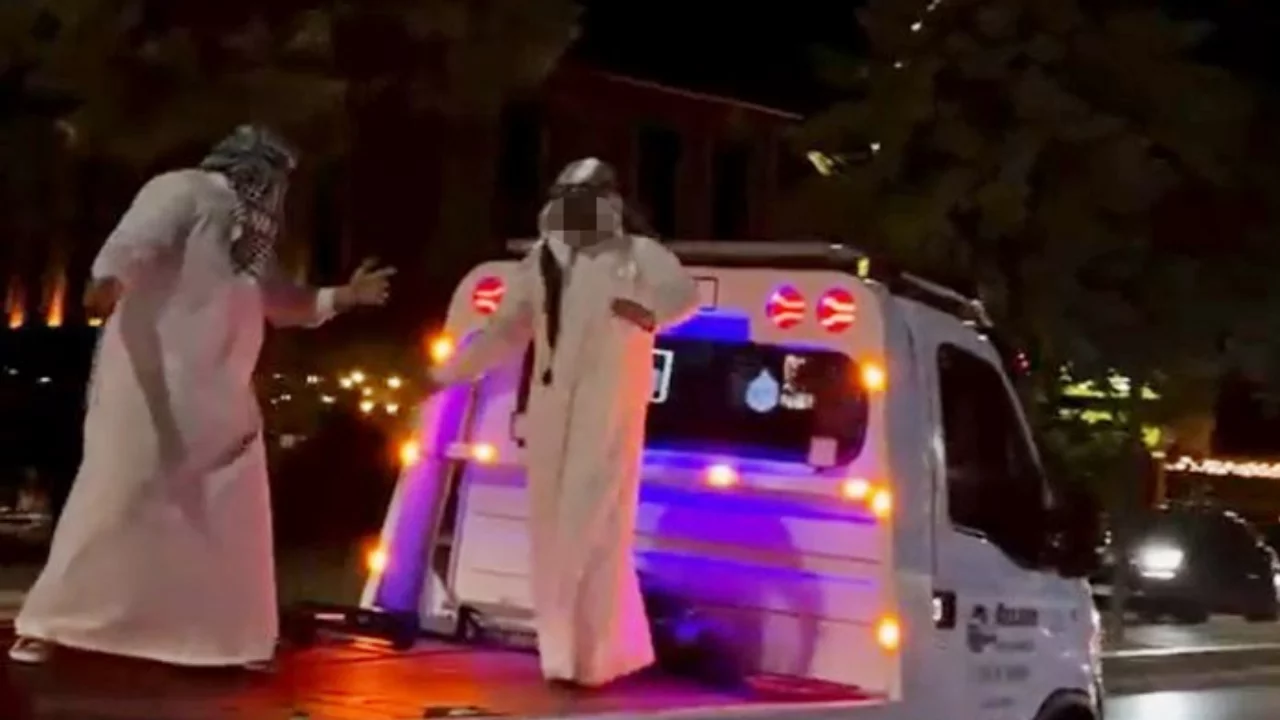 &Ccedil;ekici &uuml;zerinde dansın faturası ağır oldu! İşte yedikleri ceza...