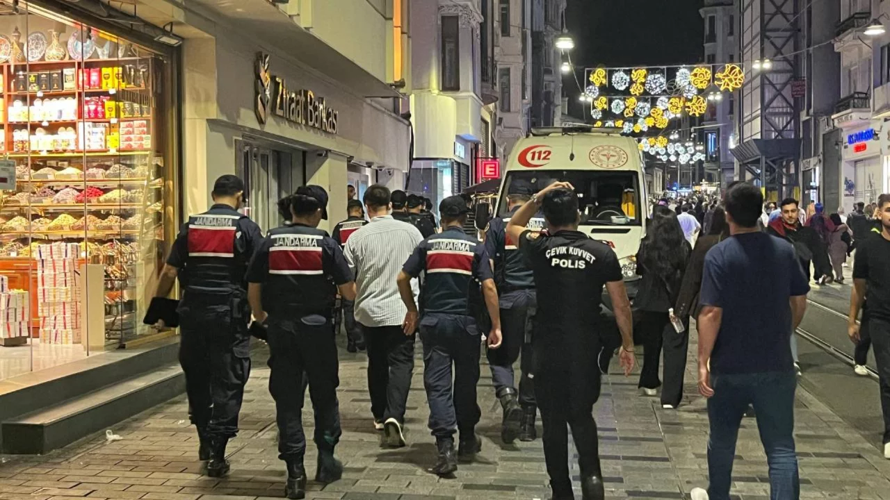 İstanbul merkezli "Ailem G&uuml;vende" operasyonunda 20 ş&uuml;pheli tutuklandı