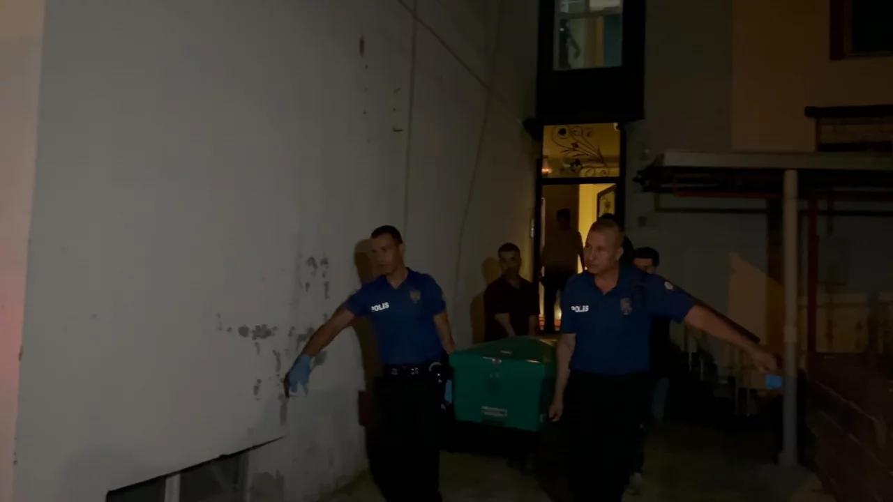 Bir aile dağıldı! Emekli uzman çavuş eşini ve oğlunu vurdu, ardından canına kıydı...