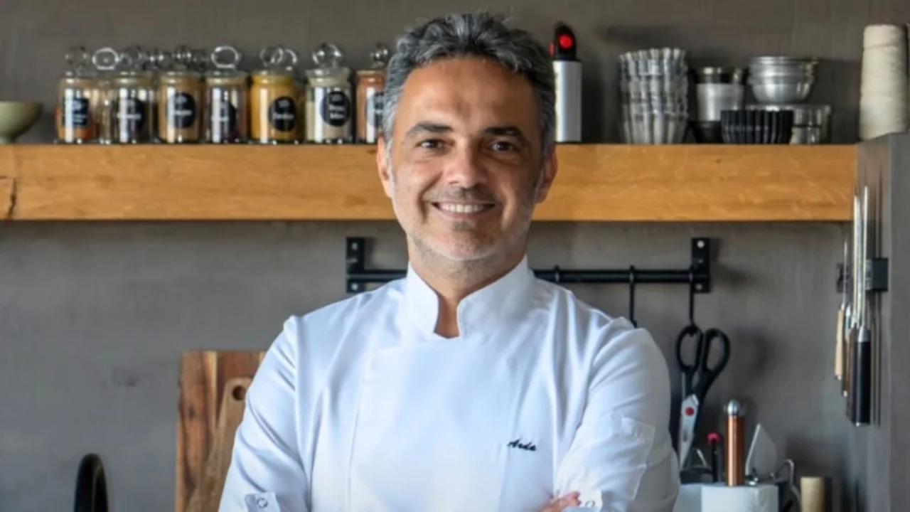 Arda T&uuml;rkmen'in restoran paylaşımı olay oldu! Michelin yıldızlı mek&acirc;nda tabağından solucan &ccedil;ıktı