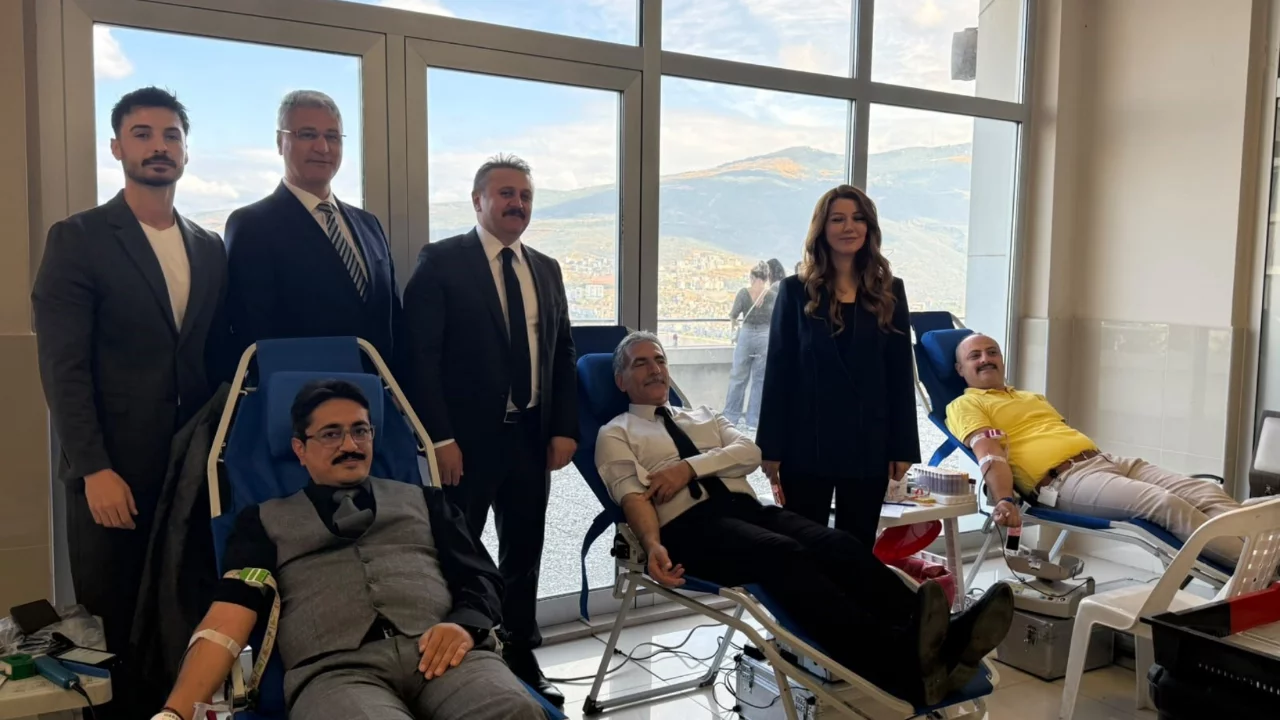 Gemlik Adliyesi'nde Kızılay'dan kan bağışı kampanyası