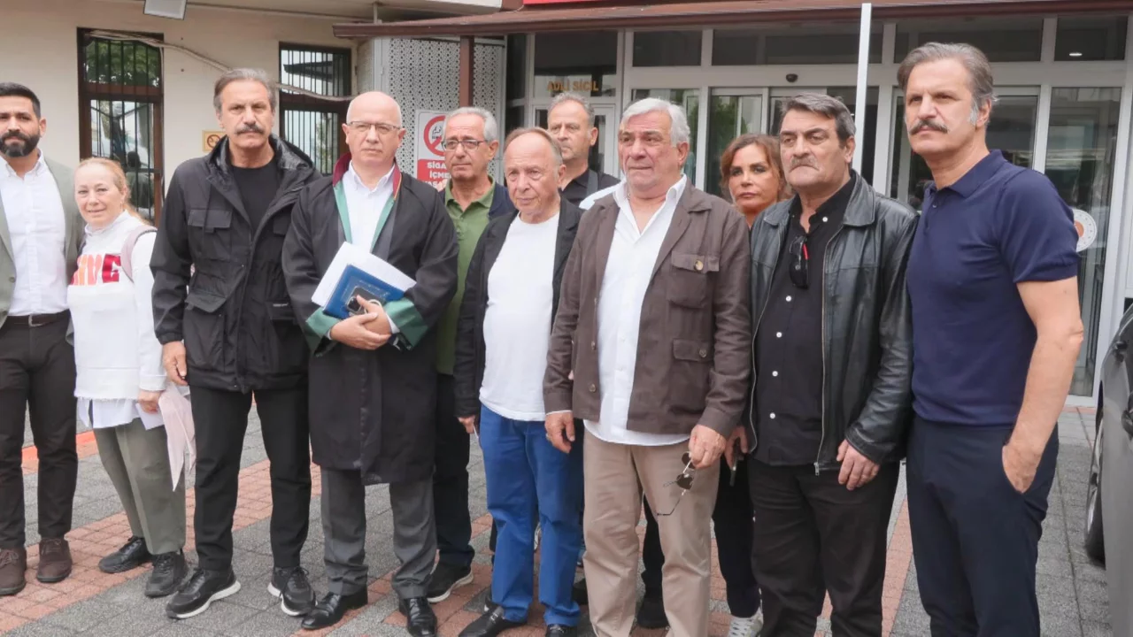 Kadir İnanır'ın vasiyetinin açıklanacağı davada duruşma 17 Aralık'a ertelendi 