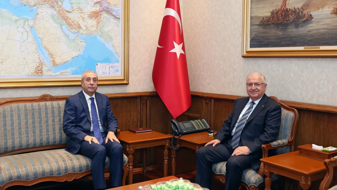 Bakan G&uuml;ler, FAO Genel Direkt&ouml;rl&uuml;ğ&uuml;ne aday g&ouml;sterilen Mehdi Eker ile bir araya geldi