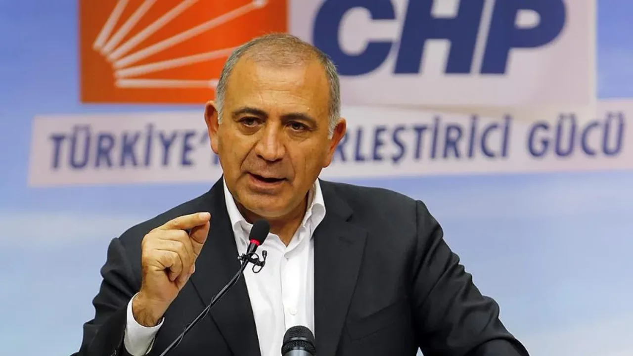 CHP İstanbul İl Başkanlığı'nda yeni dönem: Gürsel Tekin'in görevine son verildi...
