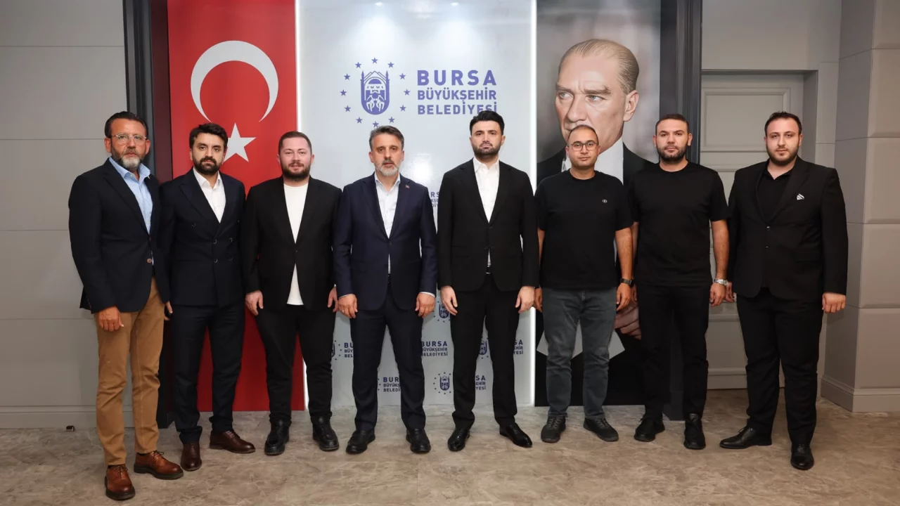 Bursaspor'a B&uuml;y&uuml;kşehir'den &ccedil;ifte sponsorluk desteği! Detaylar belli oldu...