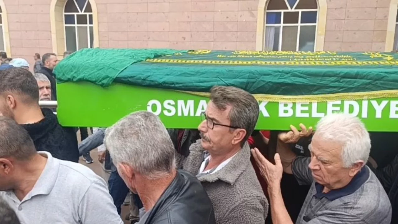 Eşi tarafından öldürülen Yasemin, gözyaşlarıyla toprağa verildi 