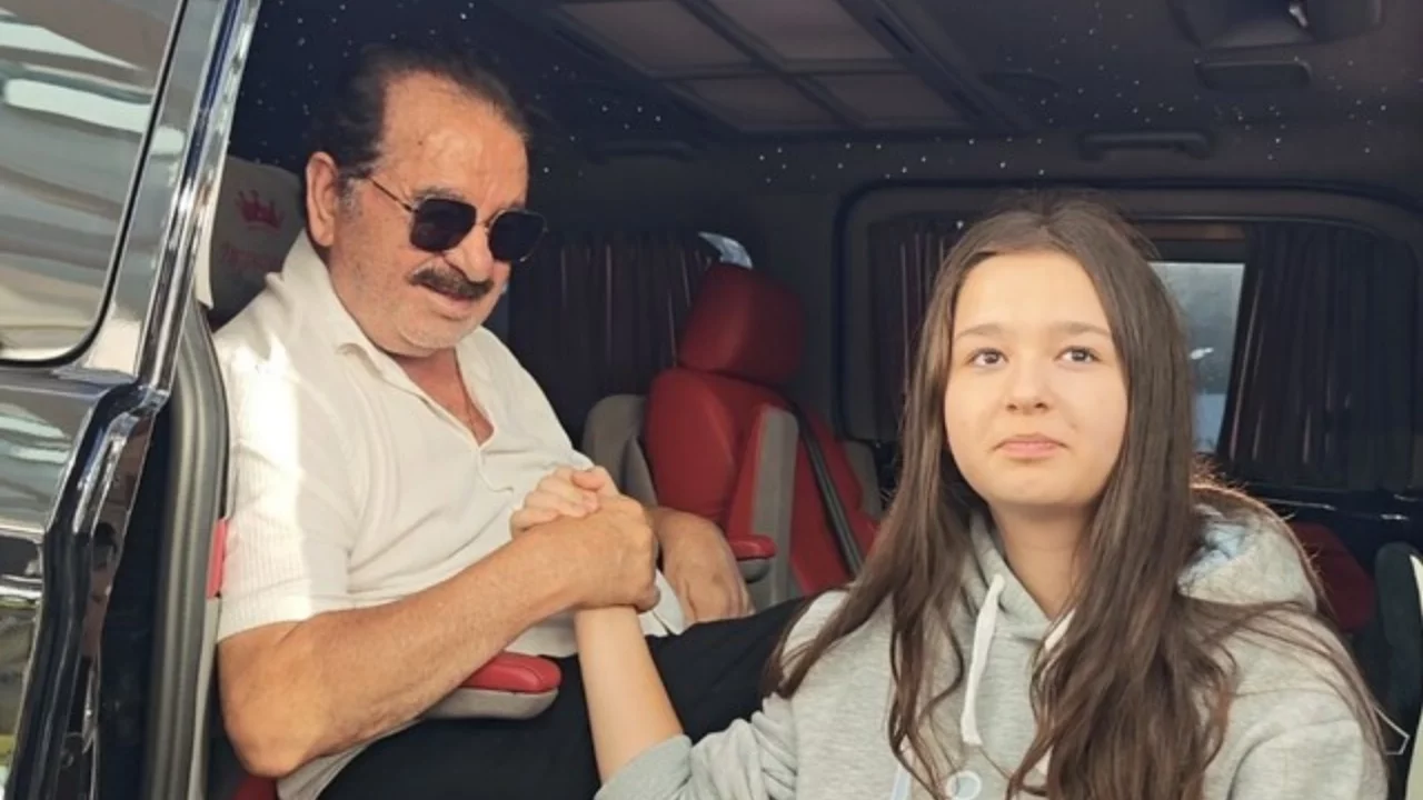 İbrahim Tatlıses kızının okul heyecanına ortak oldu! Elif Ada'yı yalnız bırakmadı