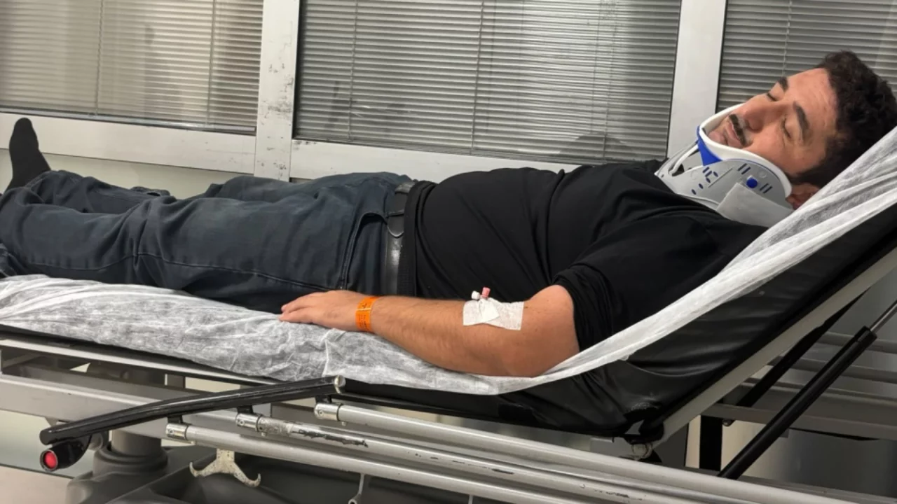 Uğur Akay ve eşi trafik kazası geçirdi! Ünlü oyuncudan sağlık durumuyla ilgili açıklama
