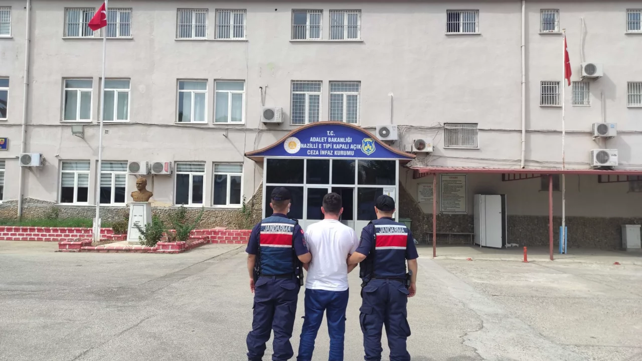 17 yıl hapis cezasıyla aranan h&uuml;k&uuml;ml&uuml; yakalandı