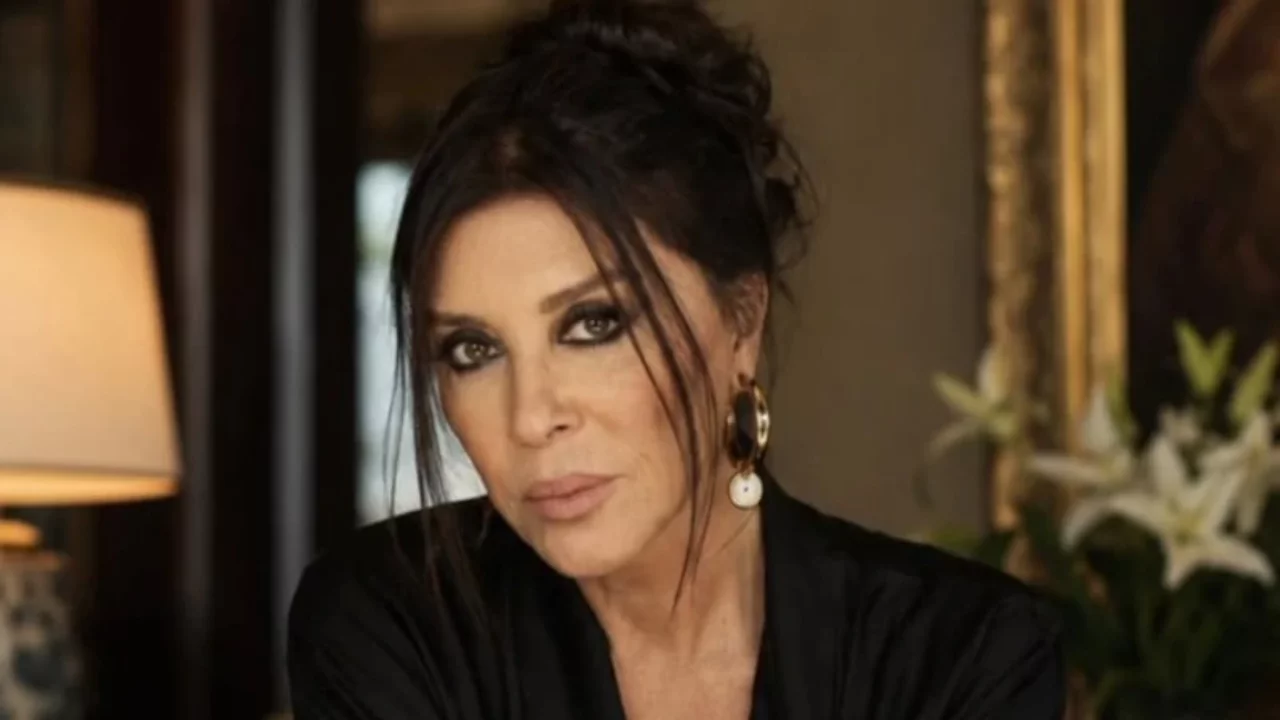 G&uuml;lsen Tuncer'in ardından Nebahat &Ccedil;ehre'den duygulandıran veda: "&Ccedil;ok &uuml;zg&uuml;n&uuml;m"