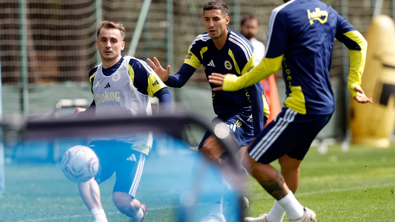 Fenerbahçe, Mert Müldür'ün menisküsünde yırtık tespit edildiğini açıkladı