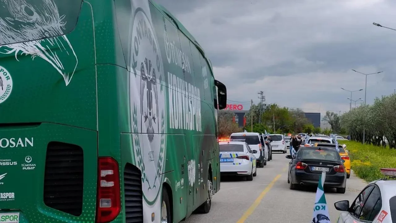 S&uuml;per Lig ekibine haciz şoku! Banka hesaplarının ardından takım otob&uuml;s&uuml; de gitti iddiası
