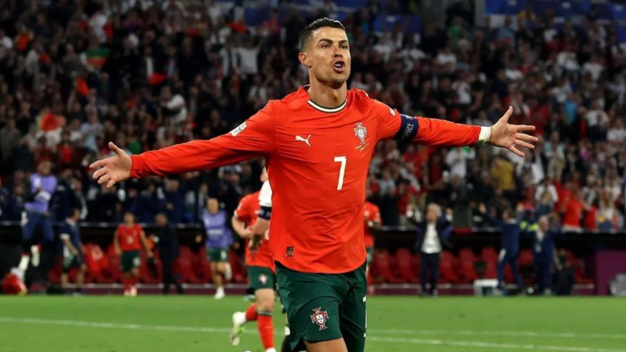 Portekiz'de 41 yaşındaki Ronaldo milli takım kadrosunda 
