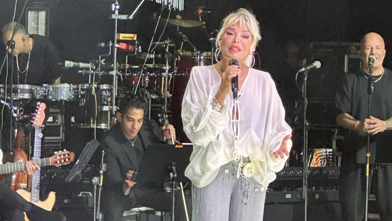 Ajda Pekkan Bursa'yı mest etti! S&uuml;perstar'dan Bursalı hayranlarına &ouml;zel gece