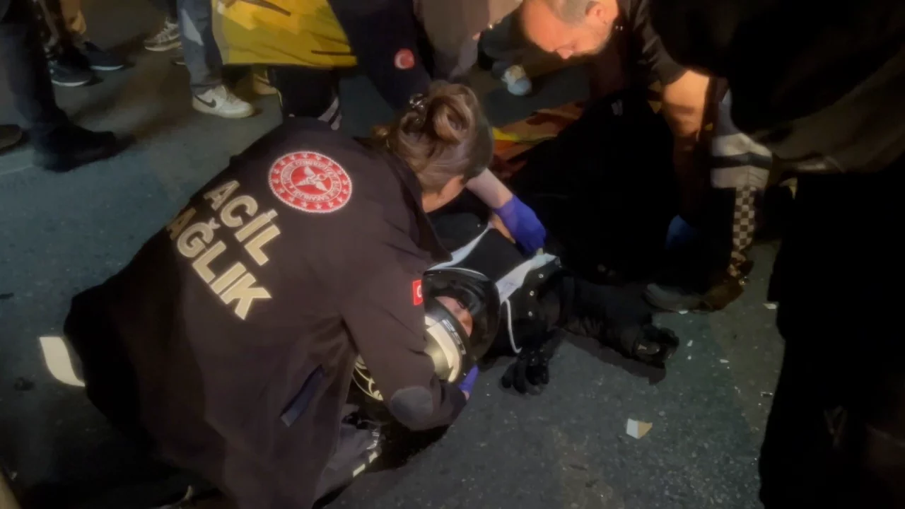Bursa'da gece yarısı korkutan kaza! 18 yaşındaki motosiklet sürücüsü ağır yaralandı