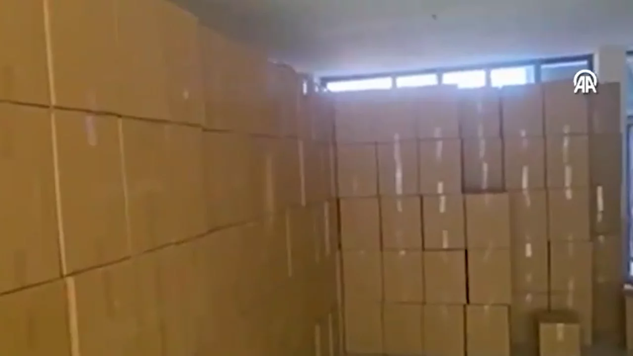 Bursa'da depodan &ccedil;ıktı! 5 milyon 300 bin makaron ele ge&ccedil;irildi