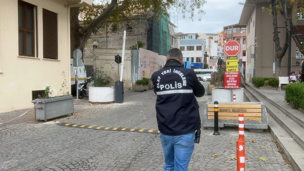 Bursa'da 192 yıllık tarihi yapıda korkutan kaza! İş&ccedil;i kolunu iş makinesine kaptırdı