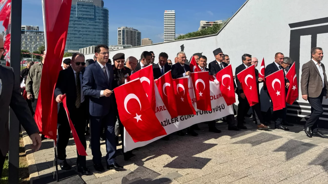Bursa Valiliği'nden Gaziler Haftası yürüyüşü