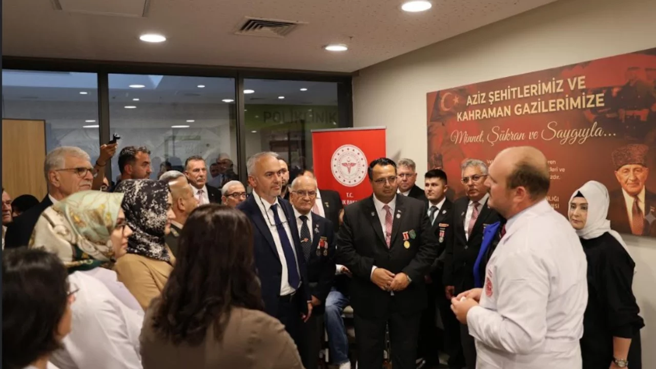 Bursa Şehir Hastanesi'nde irtibat ofisi, sosyal market ve k&uuml;t&uuml;phane hizmete girdi