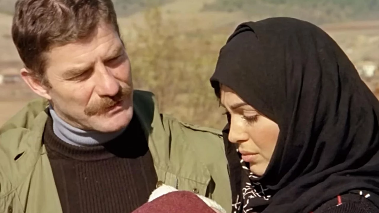 Selvi Boylum Al Yazmalım'ın Cemşit'i yıllara meydan okuyor! Ahmet Mekin'in son hali dikkat &ccedil;ekti