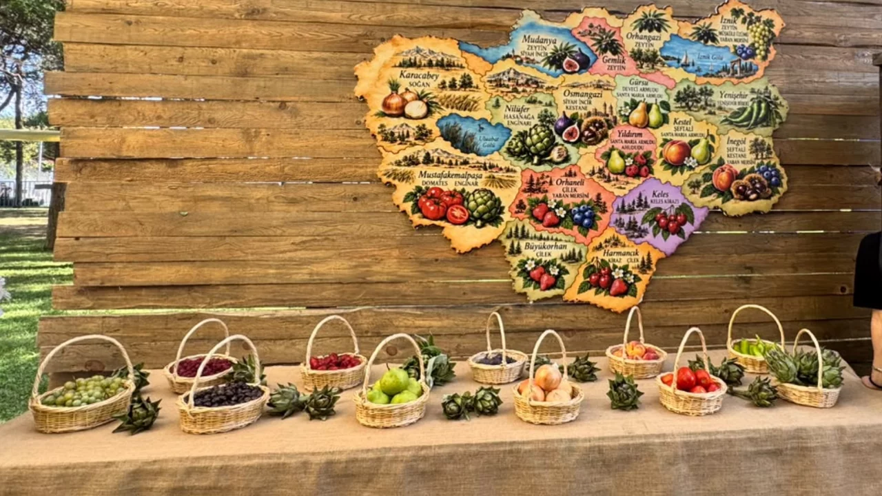 Bursa Gastronomi Festivali'nde k&uuml;lt&uuml;rel yolculuk: Fetheden Lezzetler Platosu b&uuml;y&uuml;k ilgi g&ouml;rd&uuml;