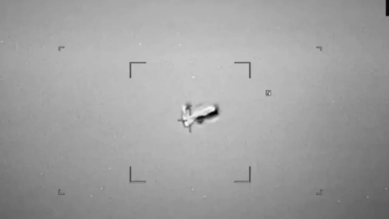 Pentagon, UFO arşivini genişletiyor! 74 yıllık g&ouml;r&uuml;nt&uuml;ler yayımlandı