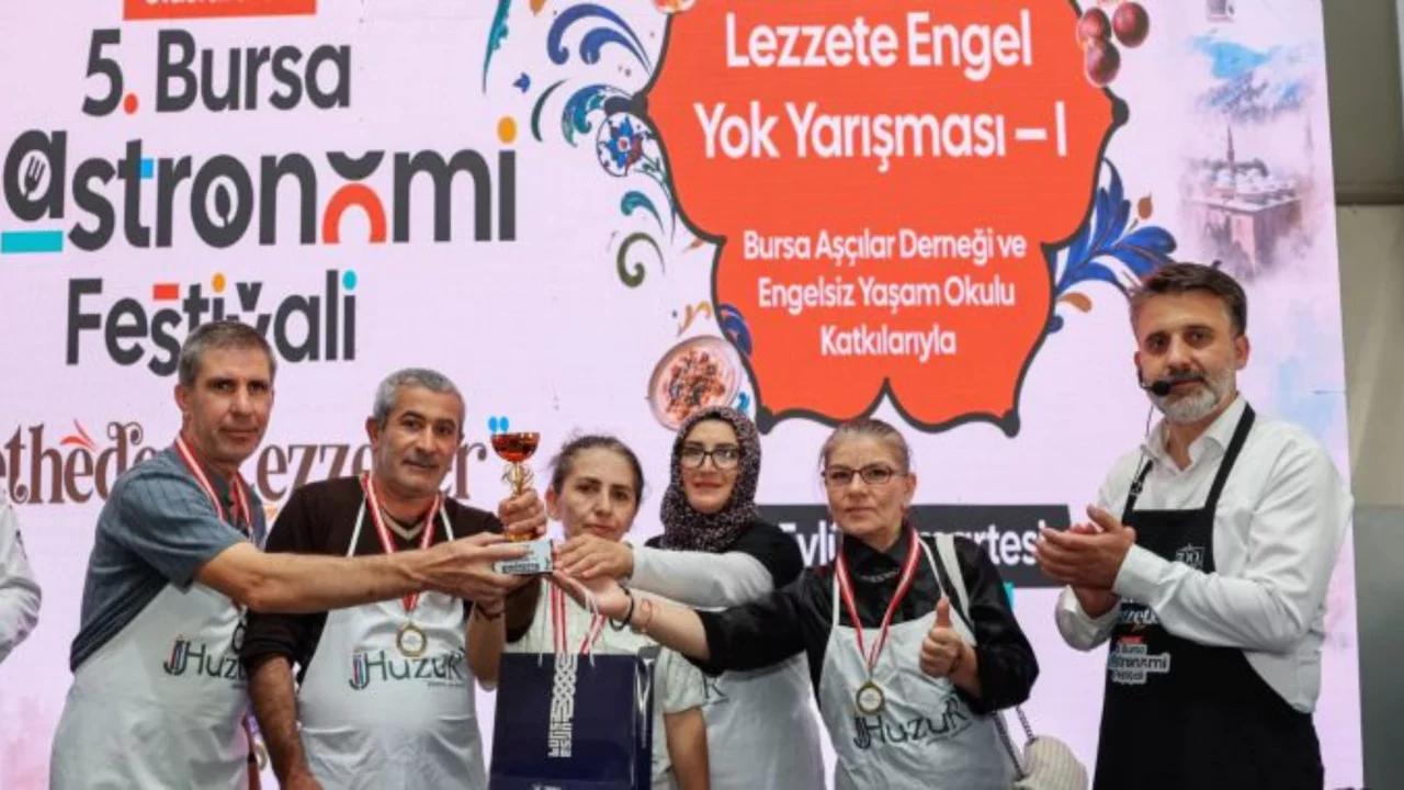 Bursa Gastronomi Festivali'nde &ouml;zel buluşma! Lezzet engel tanımadı
