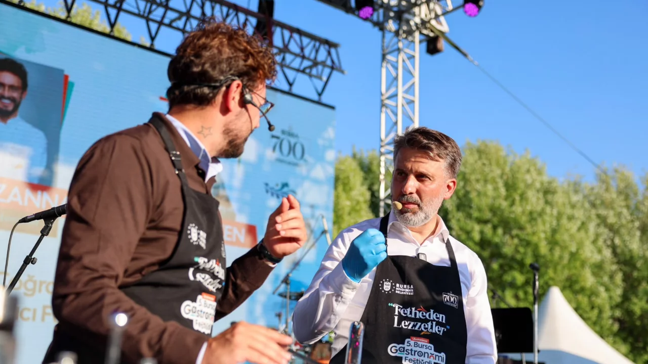 Gastronomi Festivali'nde renkli anlar! Danilo Zanna Bursa mutfağı için kolları sıvadı
