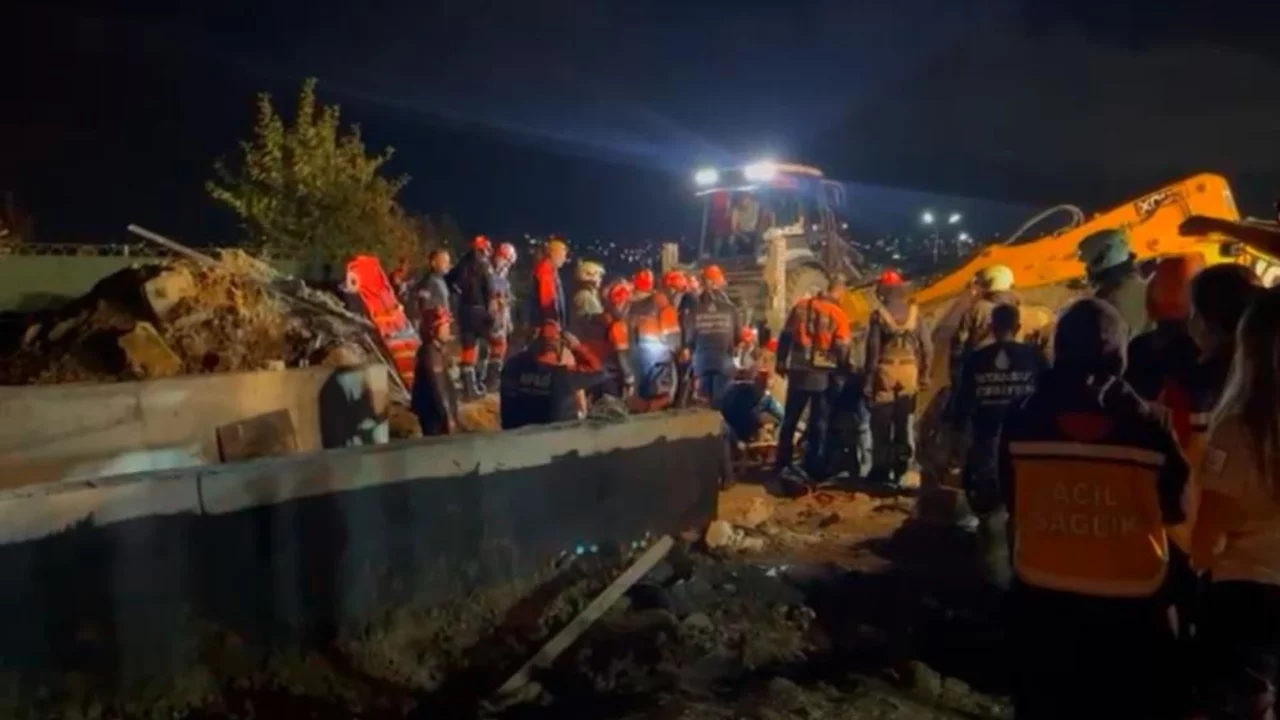 İnşaattaki g&ouml;&ccedil;&uuml;k sonrası flaş gelişme! Valilik a&ccedil;ıkladı