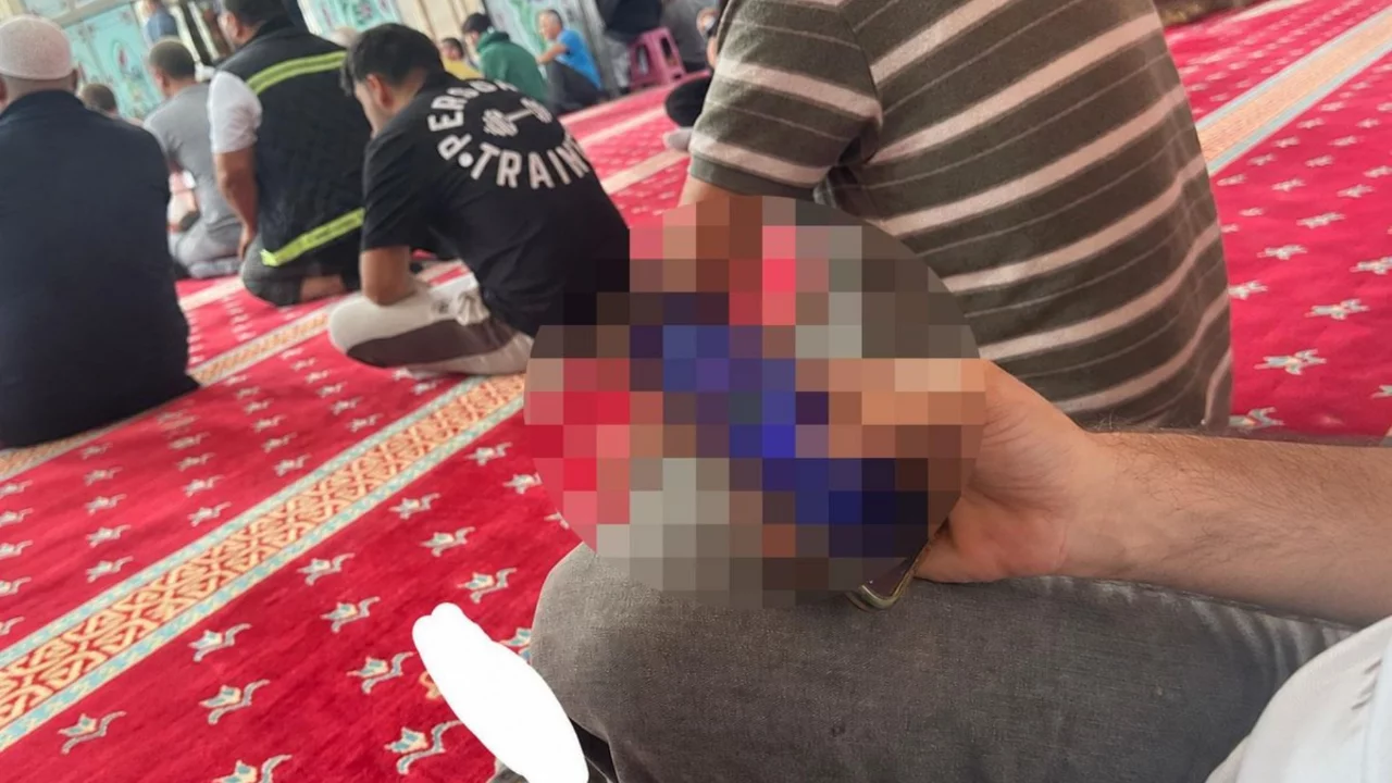 Pes dedirten görüntü: "Dayı camide yapma bari"