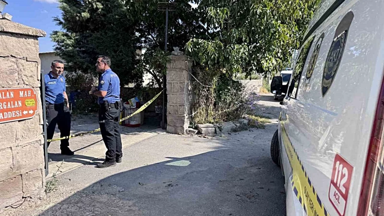 T&uuml;fekle vurulan kadın ağır yaralanarak hastaneye kaldırıldı