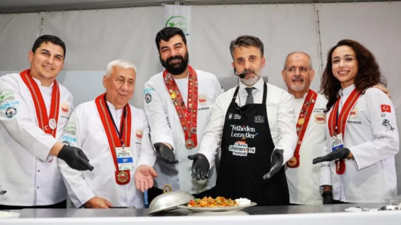Bursa'nın mutfak hazinesi ortaya &ccedil;ıktı: Binlerce kişi bu festivalde buluştu
