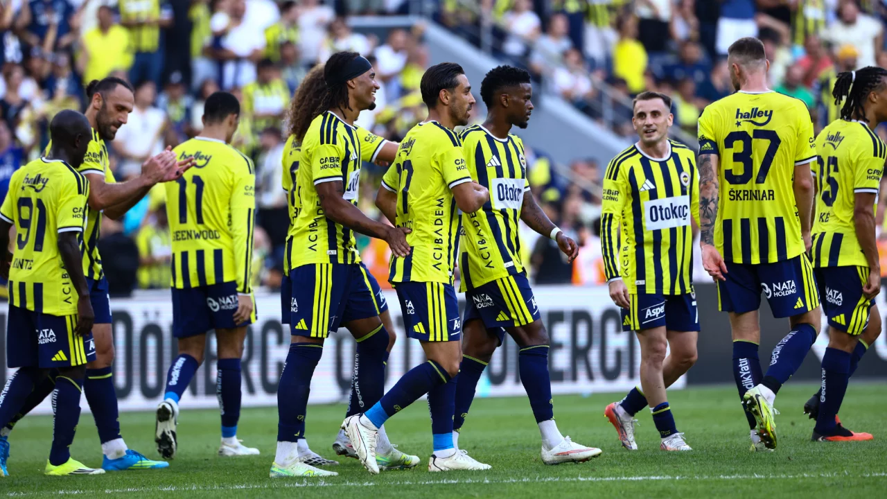 Fenerbahçe'den tarihi gece: 32 yıl sonra bir ilk