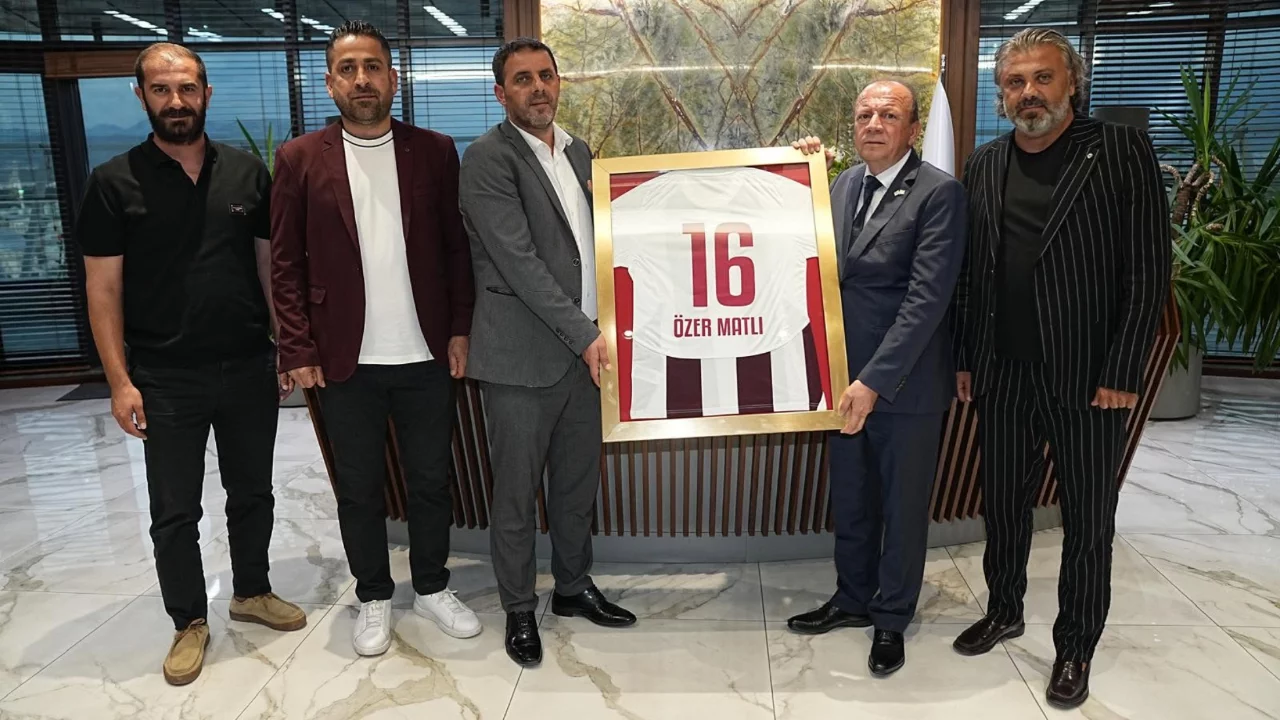 Sultan Su İnegölspor'dan Özer Matlı'ya ziyaret: Yeni sezon ve Bursa futbolu konuşuldu