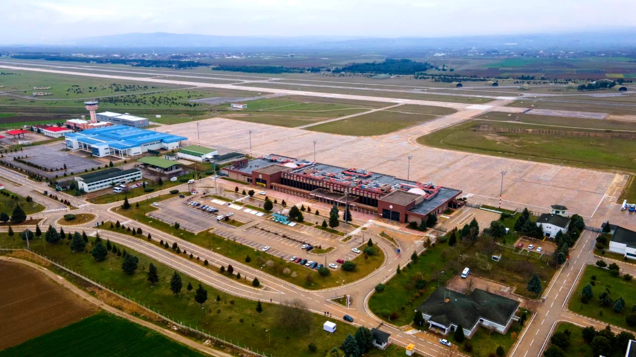 Bursa Yenişehir Havalimanı'nda dikkat &ccedil;eken ihale! 17 otomatik kapı alınacak