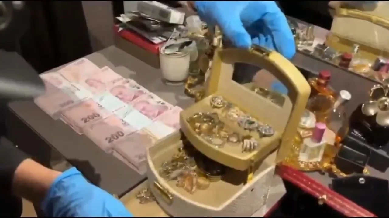 Usuls&uuml;z T&uuml;rk vatandaşlığı soruşturmasında ikinci dalga! 30 şirkete kayyum atandı