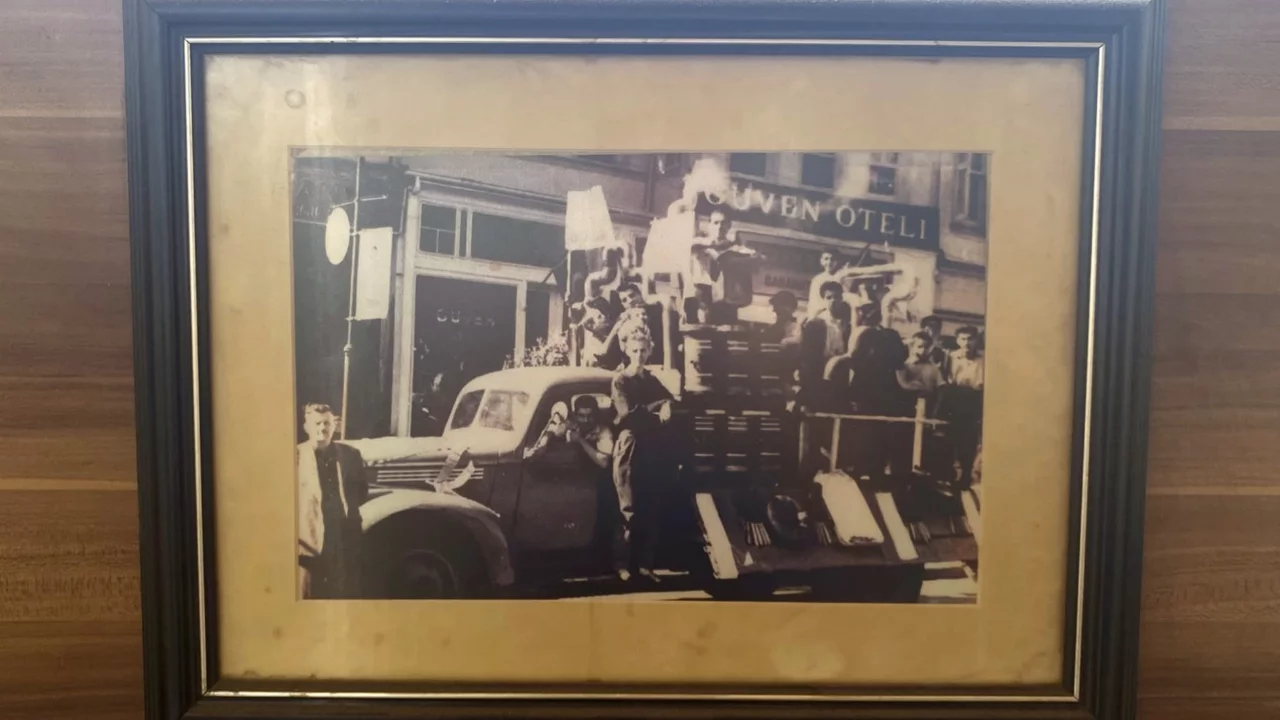 Bursa'da 73 yıllık aile geleneği! 1951'de tarihi &ccedil;arşıda başladı
