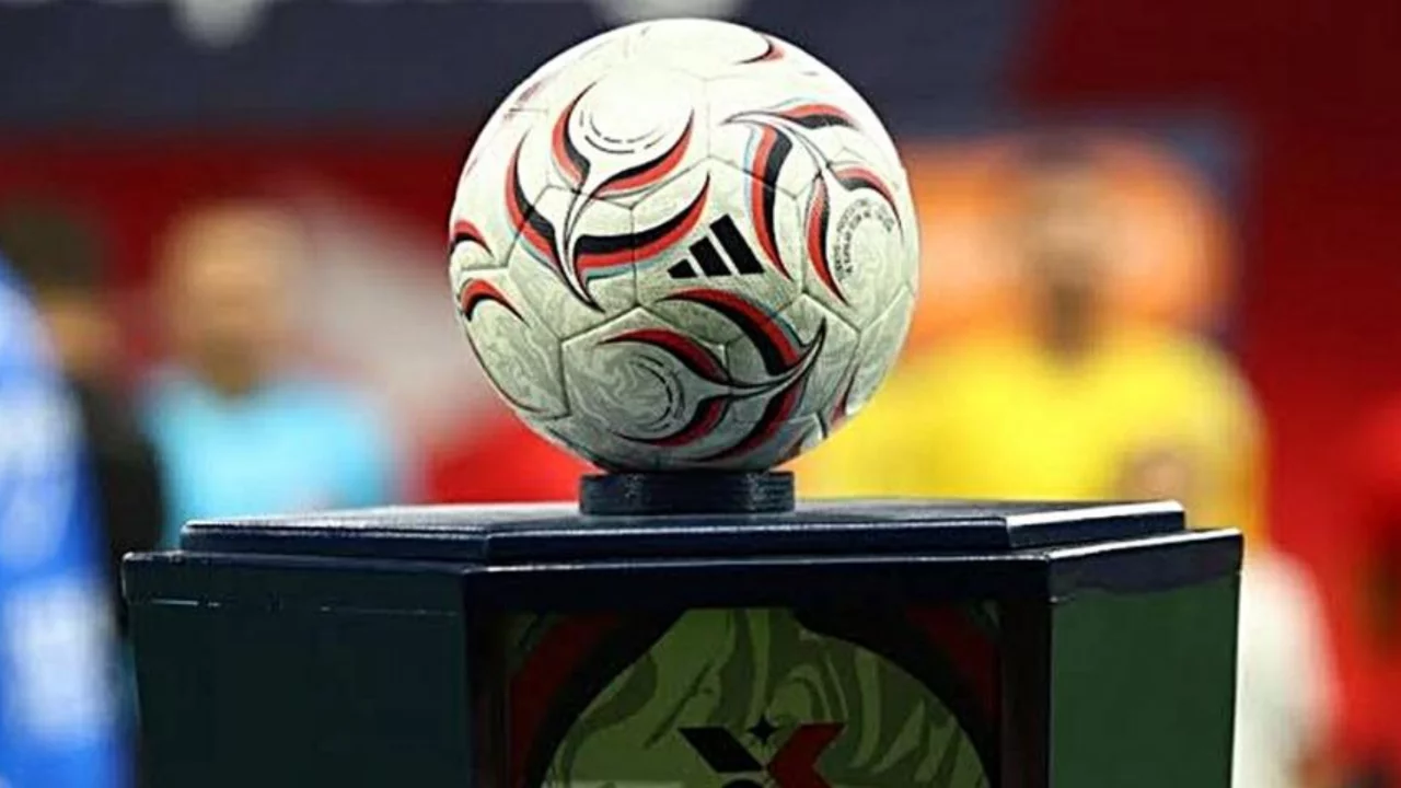 S&uuml;per Lig'de gol krallığı yarışı kızıştı: Zirvede nefes kesen rekabet!