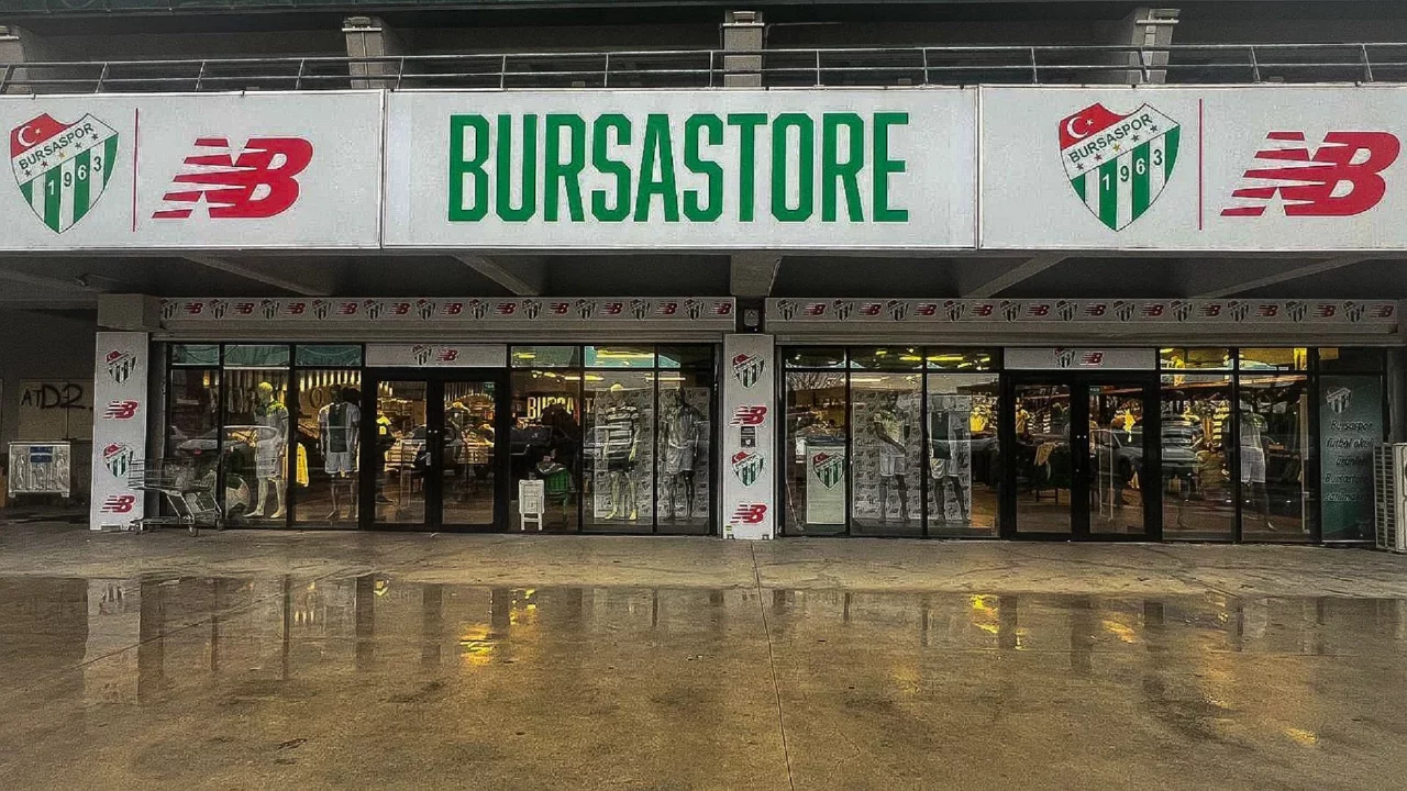 Bursa'da milli heyecan başlıyor! &Uuml;r&uuml;nler BursaStore'da...