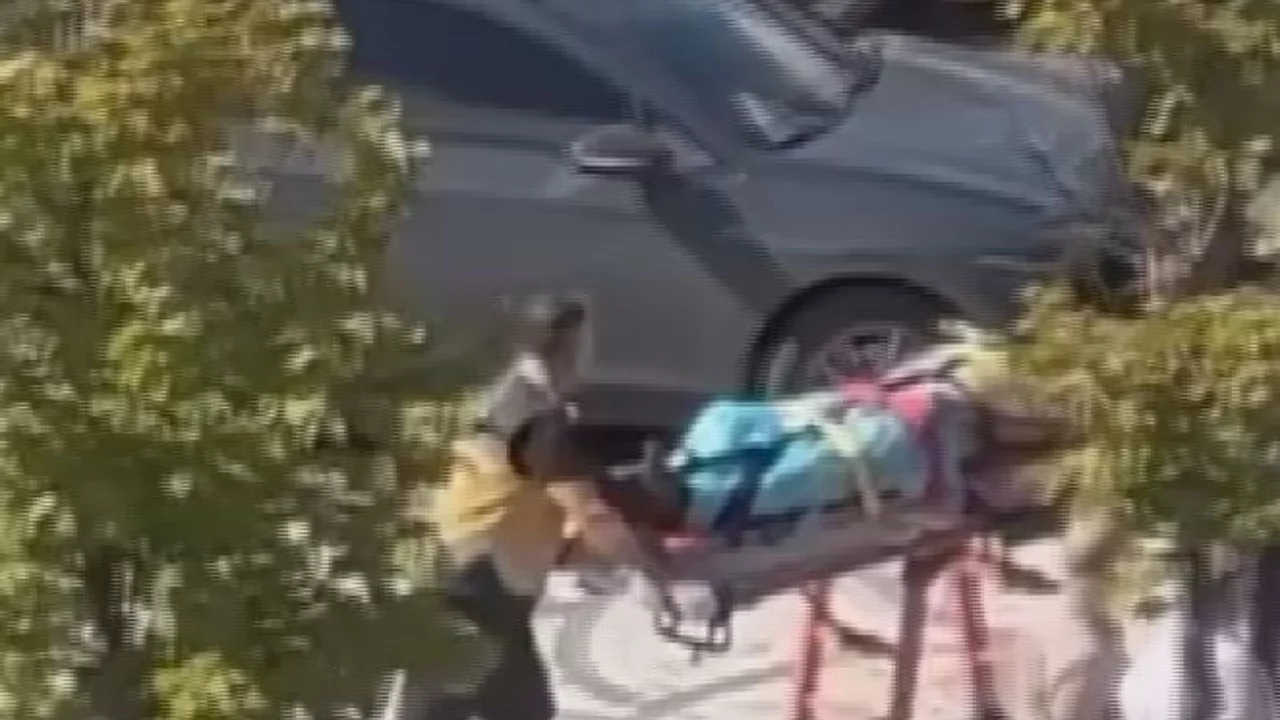 Parkta silahlı kavga: 3 kişi yaralandı, 1 kişi g&ouml;zaltına alındı