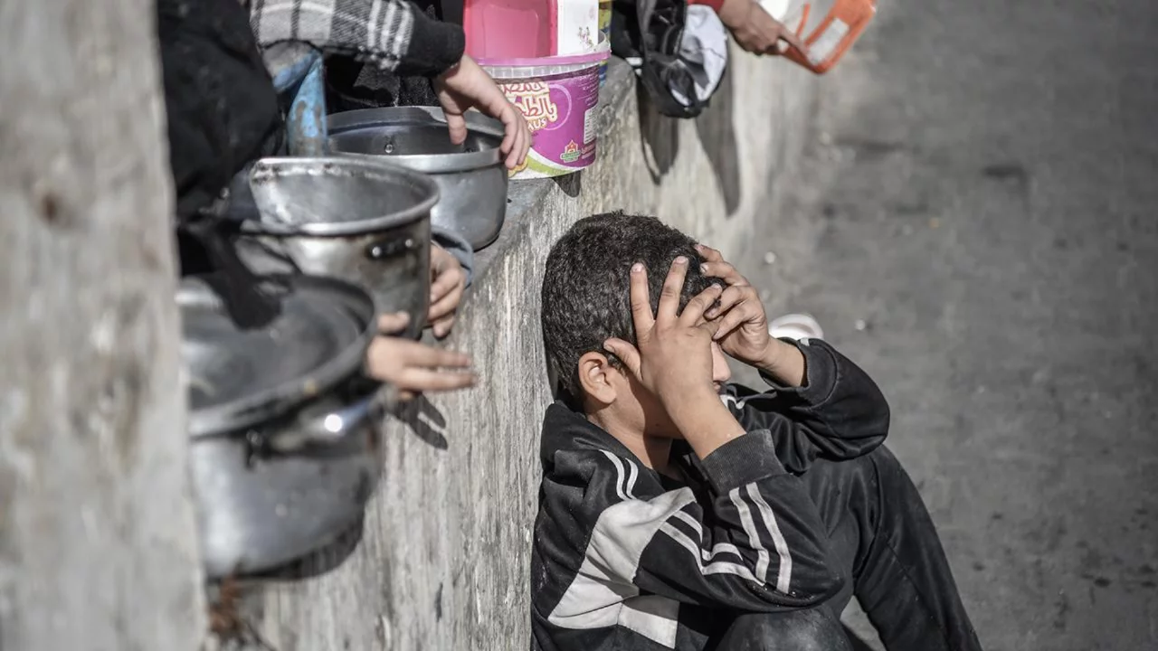 &Uuml;rd&uuml;n Dışişleri Bakanı Safedi: İsrail'in girişini engellediği yardımlar depolarda bozuluyor
