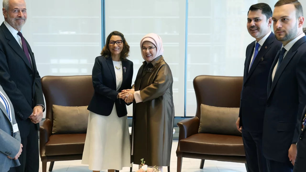 Emine Erdoğan ile Rosangela Lula da Silva T&uuml;rkevi'nde bir araya geldi: G&uuml;ndemde &ccedil;evre ve COP31 vardı
