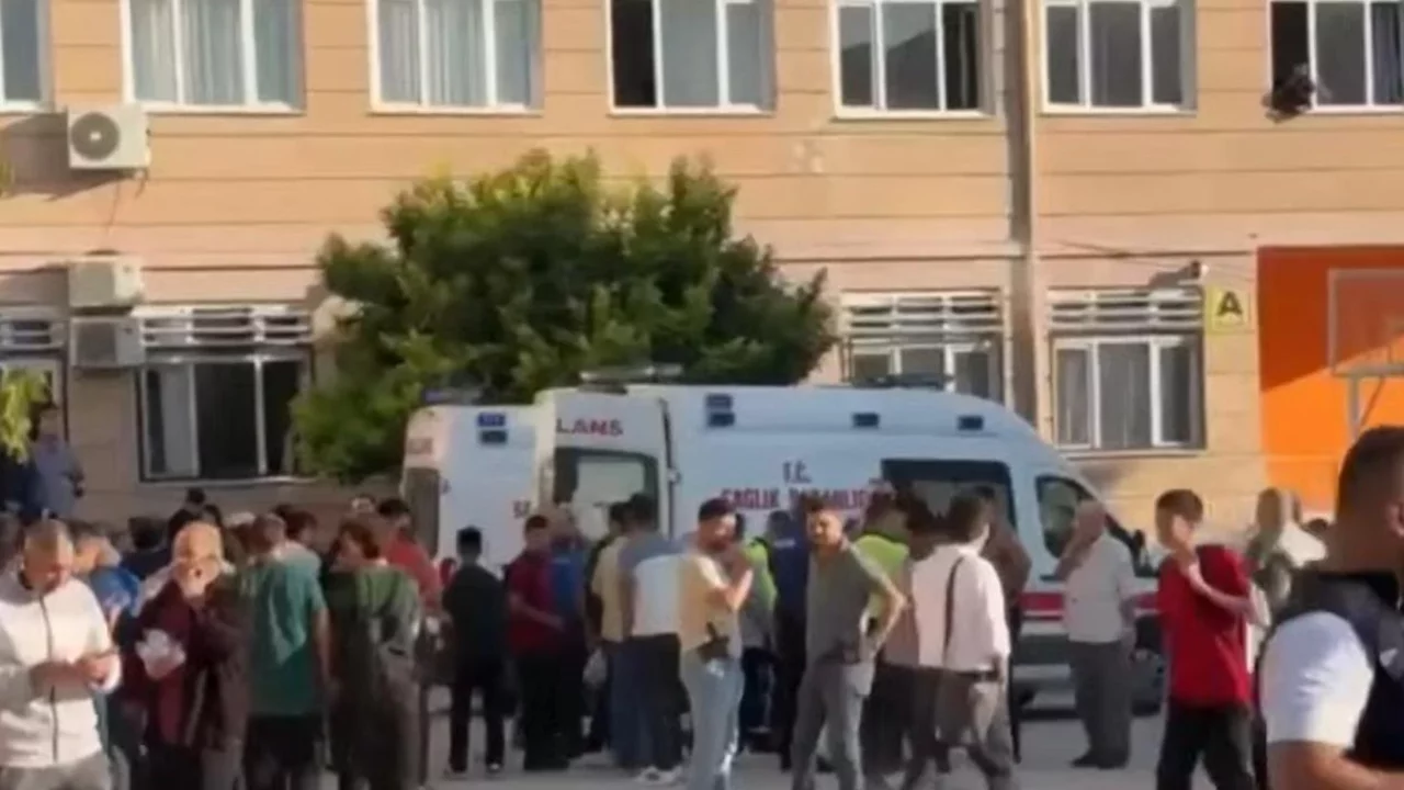 Manisa'da okula silahlı saldırı! &Ccedil;ok sayıda yaralı var
