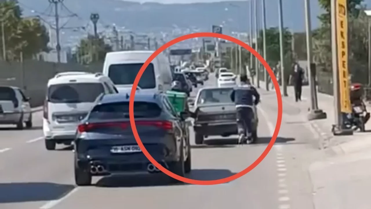 Bursa'da bu yardım şekli sosyal medyayı sallayacak! Motokuryeden ilgin&ccedil; &ccedil;&ouml;z&uuml;m