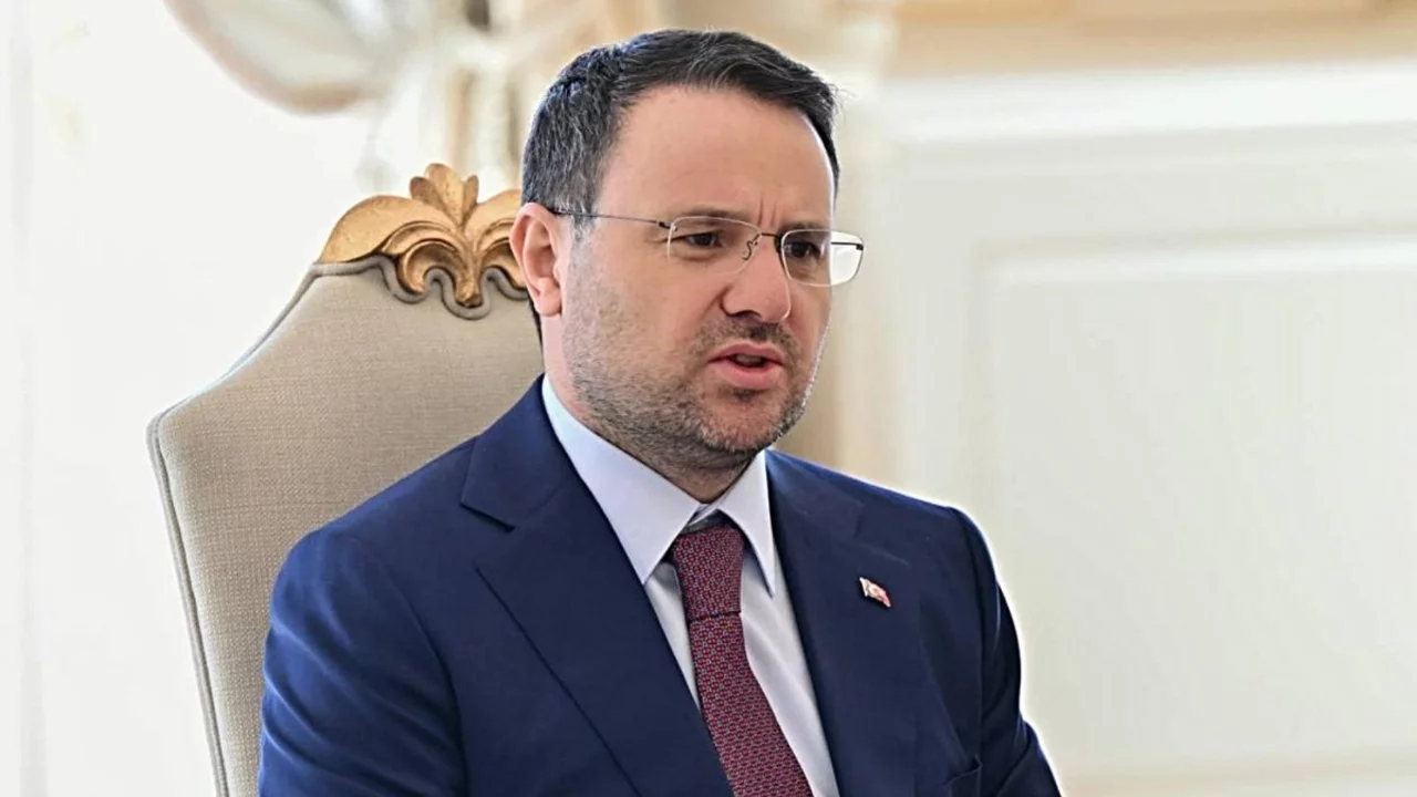 Adalet Bakanı G&uuml;rlek duyurdu! Fon soruşturmasında 14 g&ouml;zaltı daha