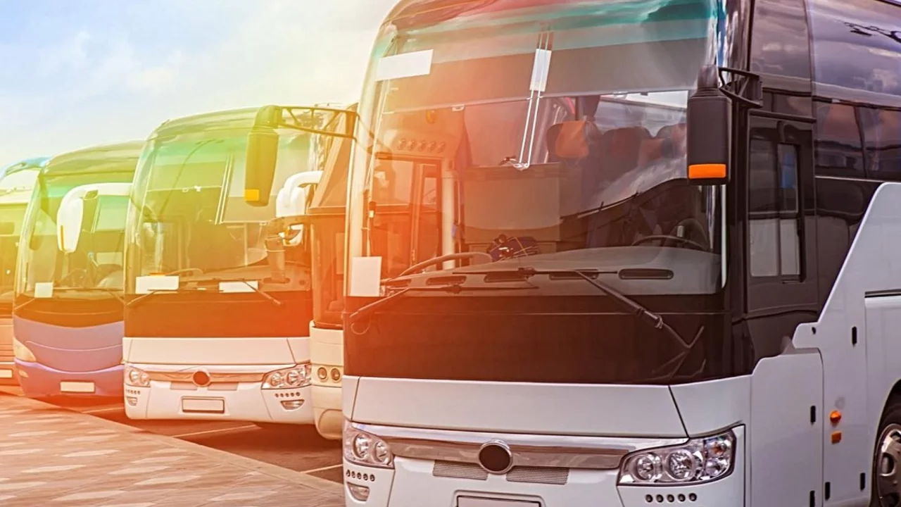 Otob&uuml;sleri yepyeniydi ama yolcu yoktu! Firma seferleri durdurdu