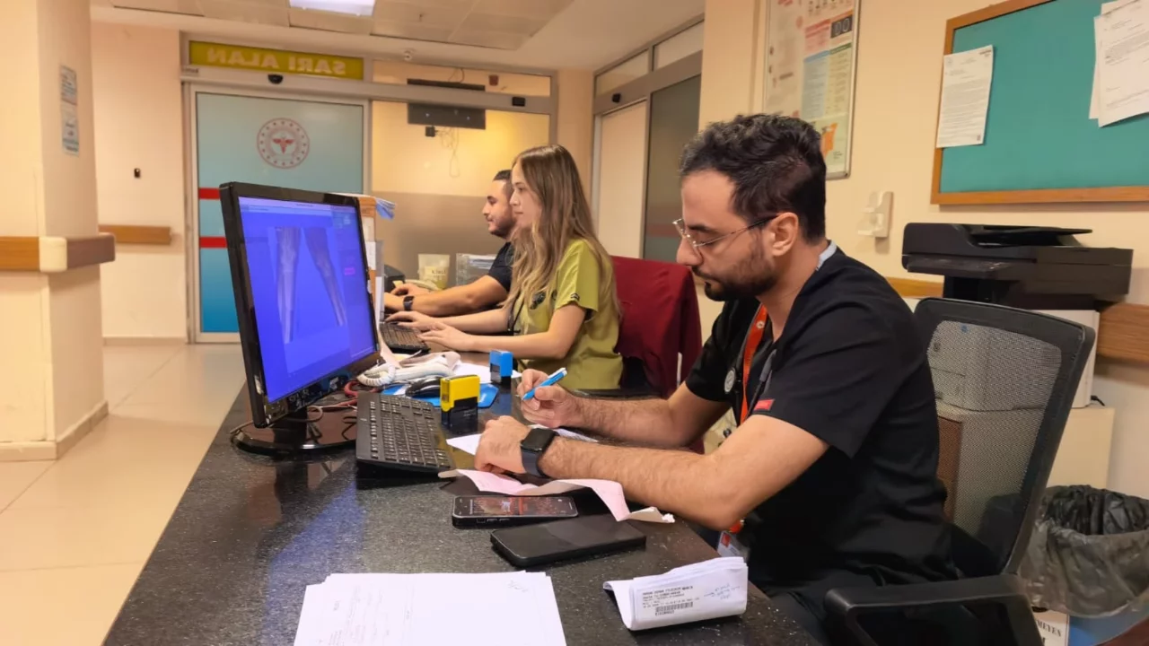 Bursa'da doğdukları hastaneye doktor olarak d&ouml;nd&uuml;ler!